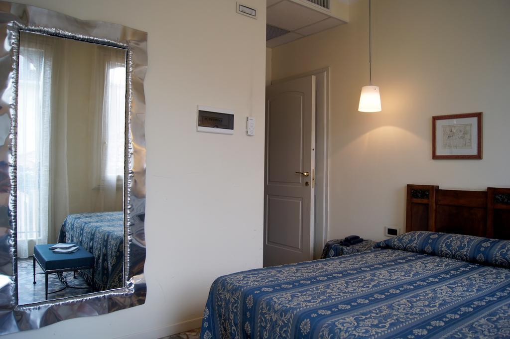 Cityhotel Cristina Vicenza Værelse billede